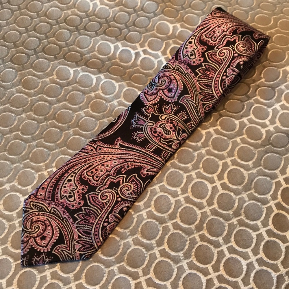 Extra Long men’s tie.